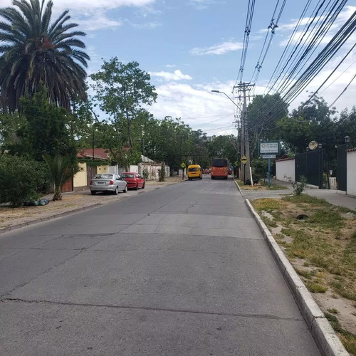 Se Vende Gran Propiedad Con Excelente Ubicación Céntrica.