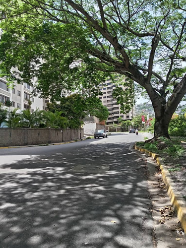 Venta Excelente Apartamento En Lomas Del Ávila, Cuenta Con 95.53m2