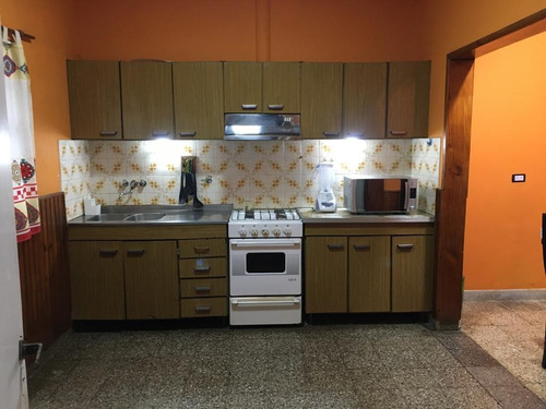 Imagen 5 de 16 de Casa De 2 Dormitorios En Venta Con Cochera Y Parillero - Centro Sur - Zona Sur