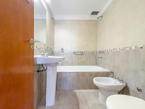 Departamento En Venta, 2 Dormitorios, Balcon, Zona Rio