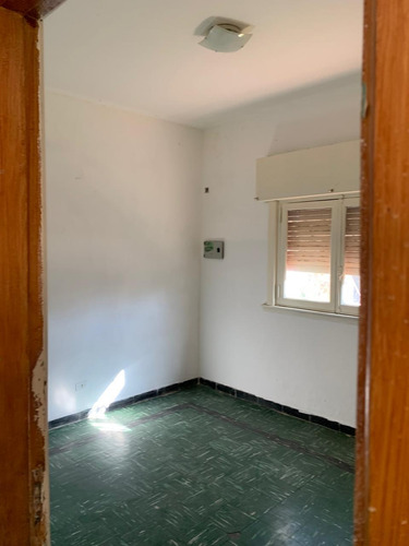 Casa 2 Dormitorios Banfield Con Cochera