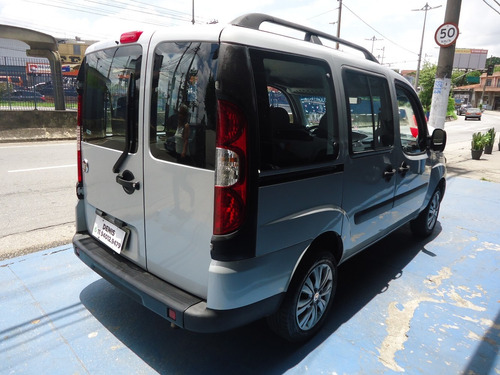 Fiat Doblo 2017 1.8 Flex 7 Lugares Prata