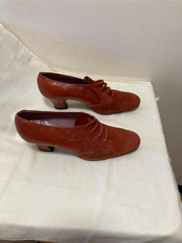 Zapatos Dama Vintage Talle 38 En Gamuza Y Detalles En Cuero