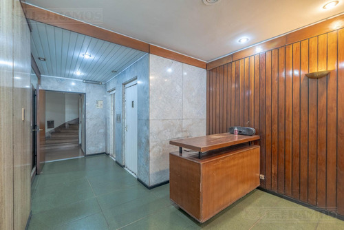 Departamento En Retiro, Monoambiente Con Baño Y Cocina Integrada, Apto Profesional! Reciclado!