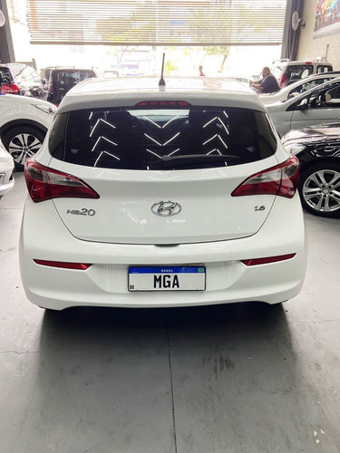 Imagem 6 de 9 de Hyundai Hb20 1.6 M 2017/2018 Branca