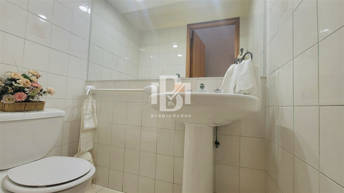 Casa En Venta De 4 Dorm. En La Reina