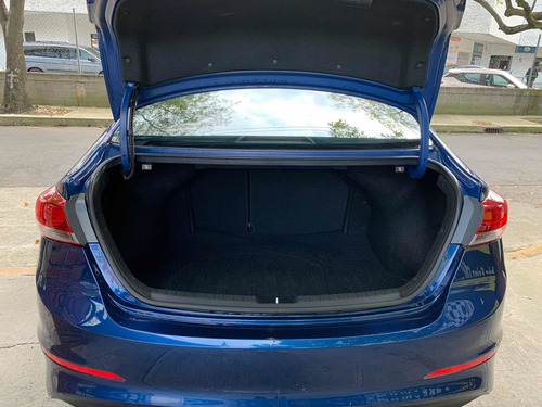 Imagen 10 de 15 de Hyundai Elantra 2017 2.0 Gls Premium At