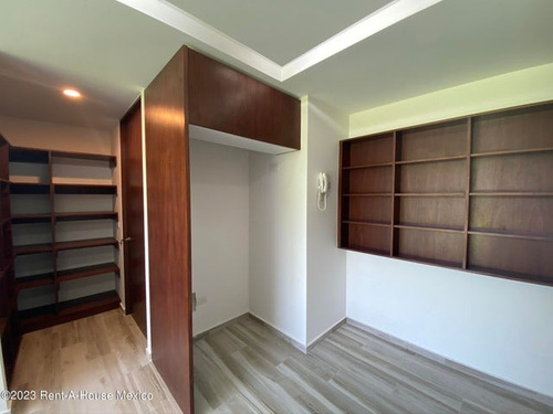 Departamento Con Cuarto De Servicio Y 3 Recámaras. Renta - Santa Fe Juriquilla