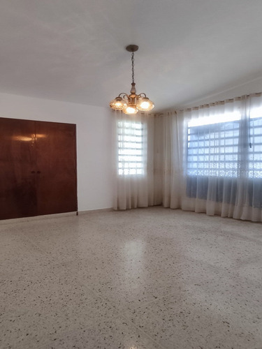 Casa En Venta Los Nisperos Conjunto Cerrado Internet Patio Jardin 2 Plantas Amaoblada Terraza De Los Nisperos Valencia