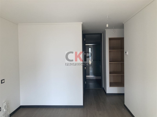 Townhouse En Venta De 4 Dorm. En Las Condes