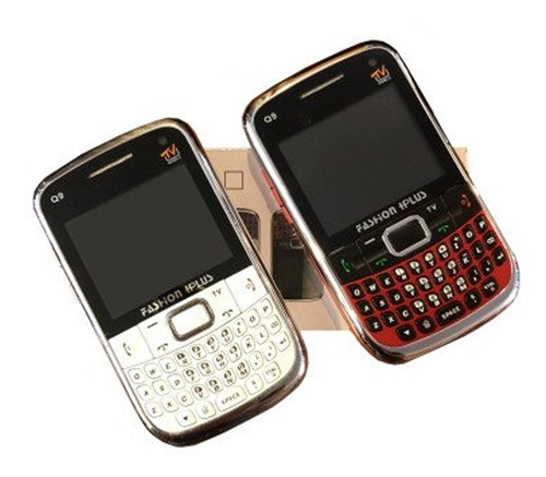 Imagen 1 de 3 de Celular Tv Color Radio Fm 3chips 2camaras Linterna.