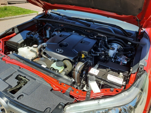 Toyota Hilux 2.8 Cd Sr 177cv 4x4 2017
