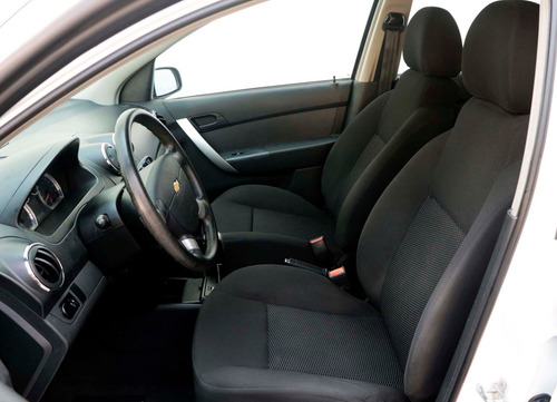 Imagen 9 de 15 de Chevrolet Aveo 2018 1.6 Ls Mt