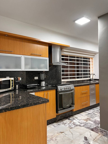 Venta De Apartamento Pb En Urb Las Bonitas, Valle Arriba, Guatire, Estado Miranda
