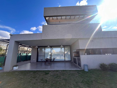Se Vende Casa En B Las Cañitas