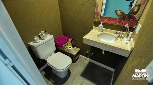 Imagen 25 de 30 de Departamento En Dúplex 4 Ambientes Con Balcón Y Parrilla - San Isidro