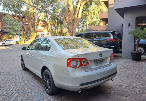 Volkswagen Vento 2.5 Luxury Tiptronic 170cv