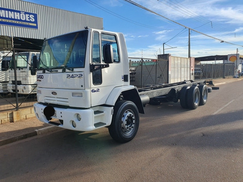 Ford Cargo 2422