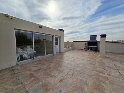 Departamento Con Balcón Y Cochera En Venta -villa Sarmiento