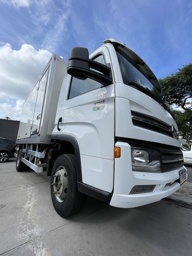 Volkswagen 11.180 4x2 Ano: 2021 Baú Refrigerado Ñ 9170, 1016