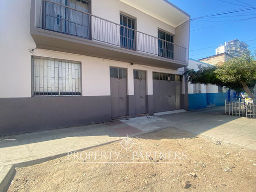 Amplia Casa Ideal Para Uso Comercial