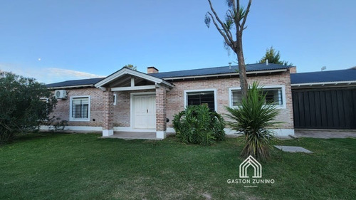 Imagen 2 de 19 de Venta De Hermosa Casa Quinta En Mercedes B