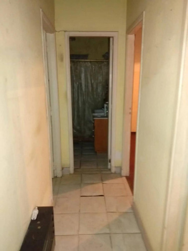 Casa En Venta - 2 Dormitorios 1 Baño - Cochera - 220mts2 - Morón