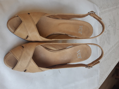 Zapatos Cuero T36 De Vestir Taco Alto Beige. 