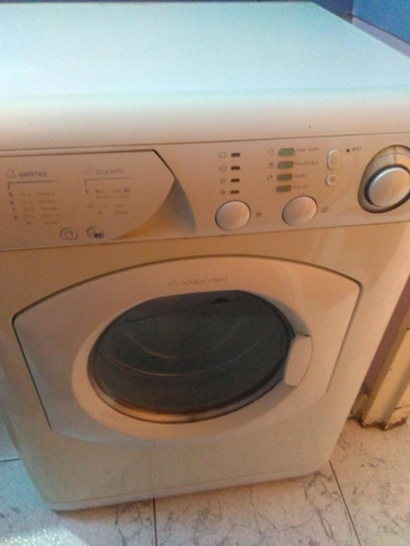 Lavasecarropas Ariston, Modelo Aml 81 Funciona Con Ruido