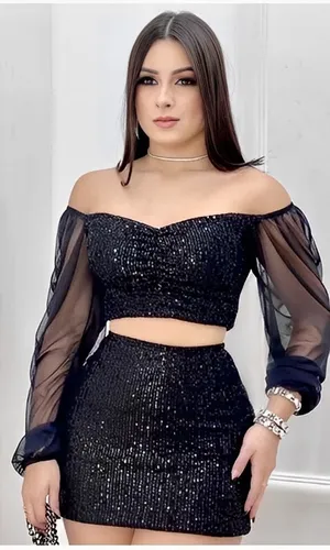 Conjunto de saia curta e cropped para festa 2025