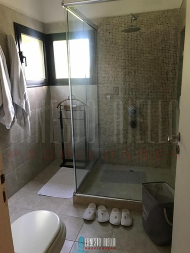 Casa En Venta En Club De Campo Abril
