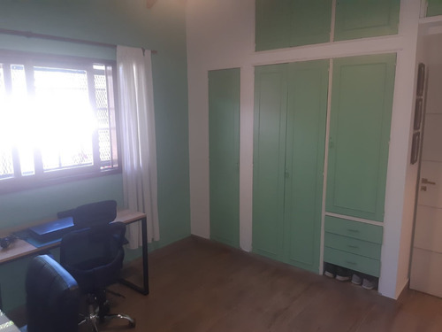 Casa De 4 Ambientes Y 2 Baños