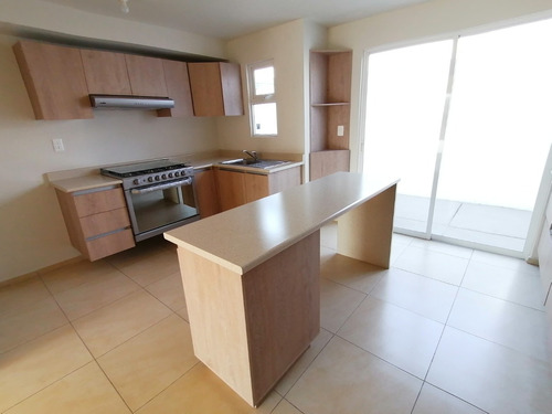 Enorme Casa Con Terraza 3 Recamaras Y 2 Salas De Tv