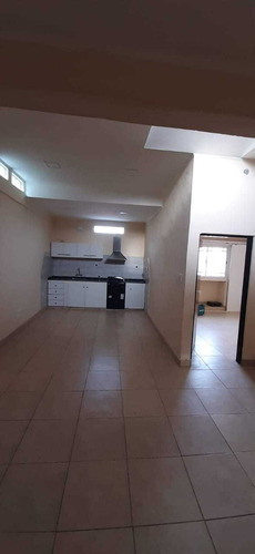 Imagen 5 de 14 de Departamento Dpto 4 Ambientes Amb Caseros Tres De Febrero