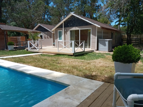 Imagen 2 de 14 de Chalet A Estrenar Con Piscina Y Cercada Punta Del Este
