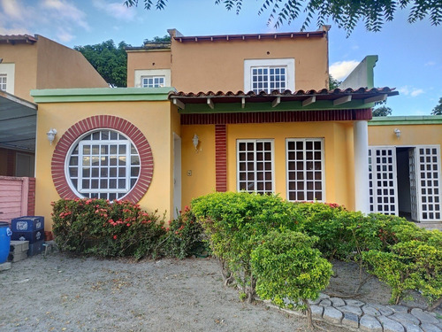 Imagen 2 de 24 de Casa En Venta En Urb Araguama Country Maracay 04121994409