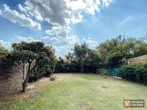 Casa En Venta - 2 Dormitorios 1 Baño - 95mts2 - Abasto, La Plata