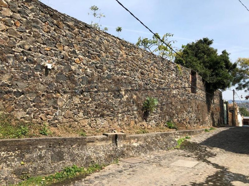 Casa En Venta En Santiago Tepetlapa, Tepoztlán, Morelos