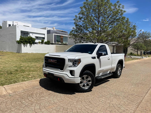 GMC Sierra cabina regular 4x4