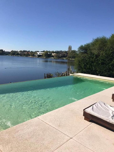 Casa Al Lago En Venta En Talar Del Lago 2