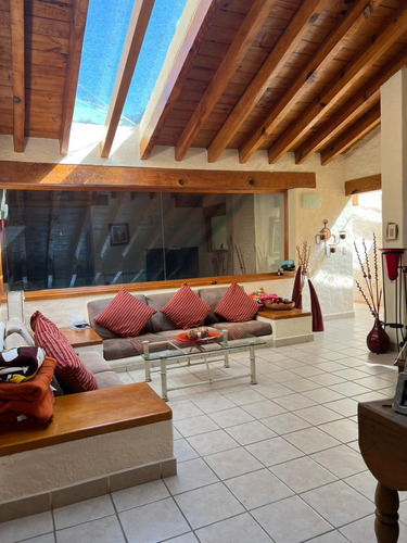 Casa En Venta En Avandaro A Dos Aguas Estilo Vallesano