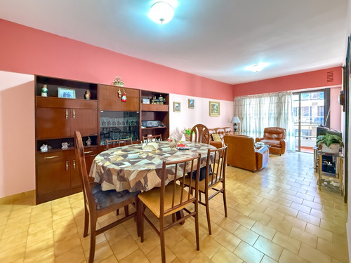 Departamento 3 Ambientes Con Cochera Y Vista Al Mar En Venta En La Perla