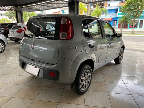 Fiat Uno Uno Vivace 1.0 8V (Flex) 4p