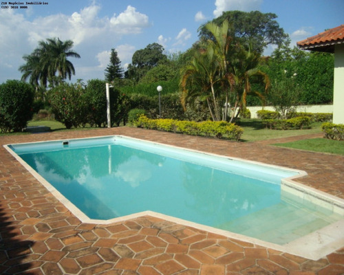At 5.000m²,ac 560m²- Recanto Das Flores-03 Dorm.,sendo 01 Suíte Com Closet E Ar-condicionado,02 Com Armários,wc Social,sala Com 88m² Compondo 03 Ambie - Ch01467 - 2103706