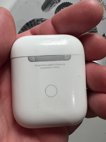Apple Airpods 2 (originales) Luz Led Y Carga Inalámbrica Blanco (Usado)