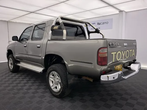 Toyota Hilux 2.4 Ex