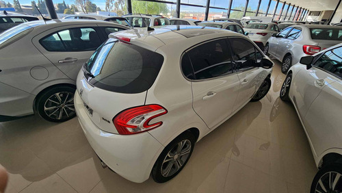 Peugeot 208 1.6 Feline