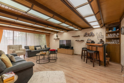 ¡descubre El Hogar De Tus Sueños En Bosques De Las Lomas!