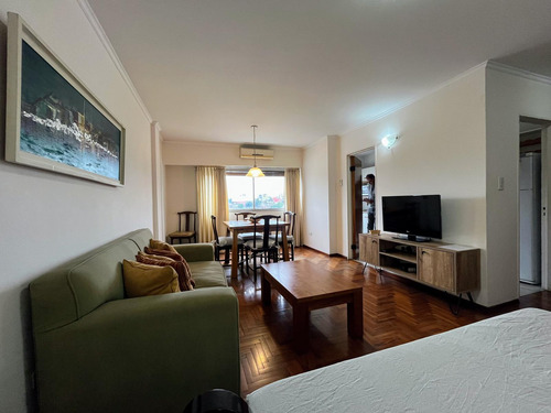 Centro Departamento En Venta De 2 Dormitorios Apto Credito