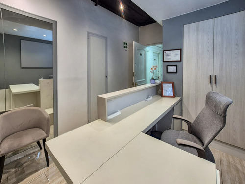 Clinica En Venta | 3 Estacionamientos | Permisos